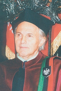 Harold Kroto.jpg